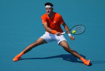 Đương kim vô địch Miami Open 'ngã ngựa' sau gần 3 tiếng quần thảo