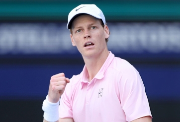 Sinner 'diệt gọn' Tiafoe, thẳng tiến bán kết Miami Open