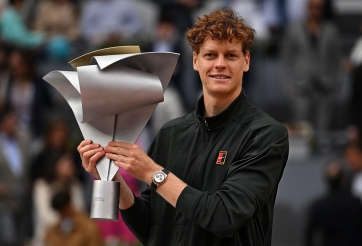 Vô địch Madrid Open, Sinner san bằng thành tích của Alcaraz