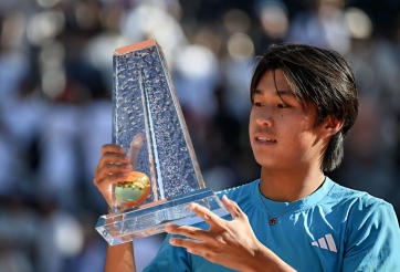 Learner Tien lần đầu vô địch đất nện, tạo lịch sử trước thềm Roland Garros