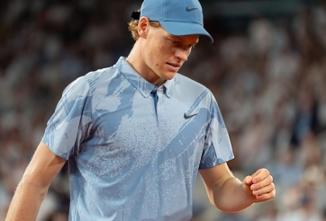 Thắng trận ra quân Roland Garros 2026, Sinner đi vào lịch sử