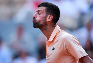 Djokovic thua sốc ở Roland Garros 2026, nói lời phũ về Sinner và Alcaraz
