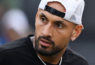 'Trai hư' Nick Kyrgios tái xuất rực rỡ, thắng trận sân cỏ đầu tiên kể từ 2022