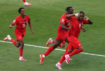 Hòa hú vía trận ra quân World Cup, CĐV Canada phản ứng mạnh mẽ