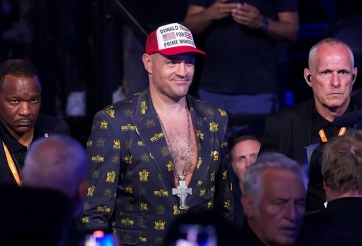 Tyson Fury bất ngờ xuất hiện ở UFC Nhà Trắng, úp mở 'bom tấn' về tương lai