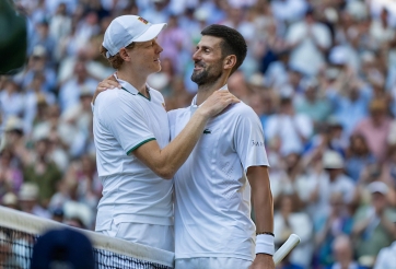Sinner: 'Được đối đầu với Djokovic luôn là vinh dự lớn'