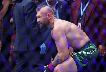 Conor McGregor đòi hủy kết quả trận thua trước Max Holloway ở UFC 329