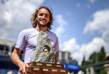 Đăng quang tại Gstaad, Stefanos Tsitsipas chấm dứt 16 tháng khát danh hiệu