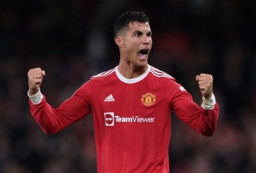 Giữa cơn bão dư luận, huyền thoại MU ủng hộ Cristiano Ronaldo ra đi