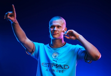 Rực sáng ngày ra mắt, Haaland nhận vinh dự đặc biệt từ Pep Guardiola và Messi