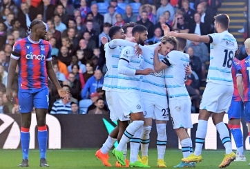 Thần đồng lập siêu phẩm, Chelsea thoát hiểm ngoạn mục trước Crystal Palace