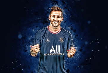 Messi bất ngờ được 'bao bọc' bởi chính đối thủ truyền kiếp