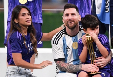 Không sợ vợ, Messi khiến tất cả phải trầm trồ trên giường ngủ