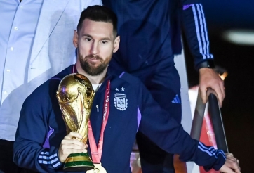 Hành động không ai ngờ của Messi khiến NHM Argentina 'dậy sóng'