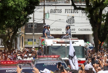 Brazil náo loạn vì đám tang Pele, hàng nghìn người thức trắng đêm