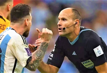 Trọng tài khiến Messi nổi giận ra quyết định bất ngờ về tương lai