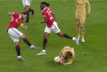 Tin MU hôm nay 24/2: Ngạo nghễ Quỷ đỏ; 'tiếc chưa De Jong ơi?'