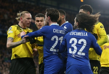 CĐV Dortmund có hành động xấu xí với ngôi sao Chelsea