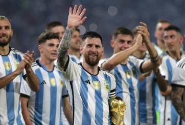 Quá đỗi ngưỡng mộ, Messi bất ngờ được đối thủ làm điều đặc biệt
