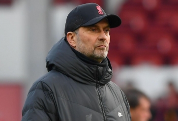 HLV Jurgen Klopp bất ngờ cầu xin CĐV Liverpool điều 'khó đỡ'