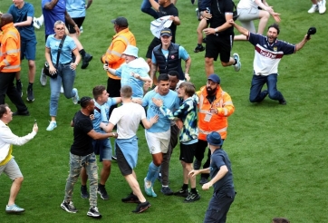 CHÙM ẢNH: Man City ăn mừng chức vô địch Ngoại hạng Anh 2022/23