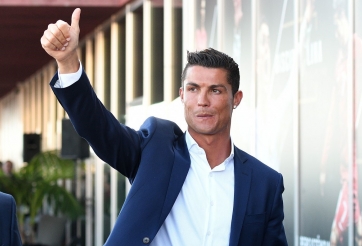 Tin chuyển nhượng tối 8/6: Ronaldo trở lại châu Âu, Arsenal chốt siêu bom tấn