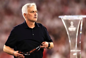 CHÍNH THỨC: HLV Mourinho nhận án phạt nặng từ UEFA sau chung kết C2