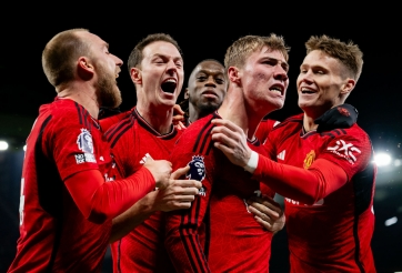 Lật kèo ngoạn mục, MU nối dài cột mốc vô đối tại Ngoại hạng Anh