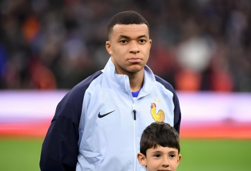 Mbappe nhận 'cơn mưa gạch đá' ngay tại Pháp