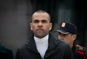 Dani Alves 'quẩy banh nóc' sau khi ra tù, tiệc tùng xuyên màn đêm khiến tất cả choáng váng