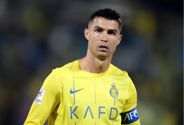 Cận cảnh pha giật cùi chỏ thẳng mặt đối thủ của Ronaldo