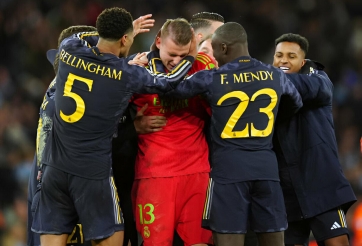 Thủ môn Lunin: 'Chúng tôi đã thảo luận và biết Man City sút hướng nào'