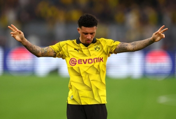 Huyền thoại Liverpool uống 4 lít bia, vẫn cố gắng làm một điều với Sancho