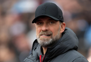 HLV Klopp đổ lỗi cho Van Dijk sau khi mất điểm trước Aston Villa