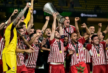 Olympiakos đi vào lịch sử Cúp châu Âu sau 99 năm