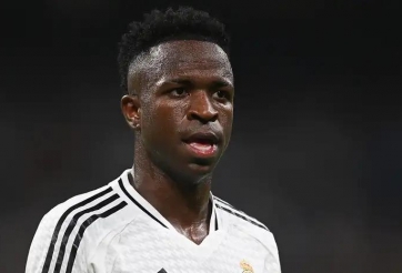 Fan Barca đồng loạt phỉ báng Vinicius Jr