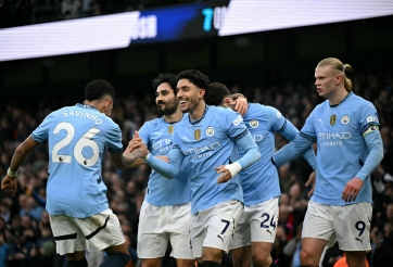 Tân binh lập hat-trick, Man City nghiền nát Newcastle trên sân nhà