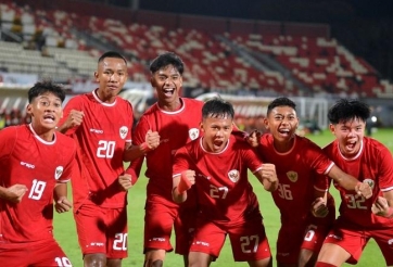 CĐV Indonesia đồng loạt phản ứng khi chạm 1 tay vào vé dự World Cup