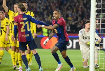 Không ngừng tỏa sáng, Raphinha sánh ngang Lionel Messi tại Cúp C1