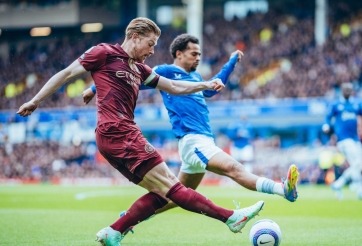 Thắng nhọc Everton, Man City chiếm lấy top 4 Ngoại hạng Anh