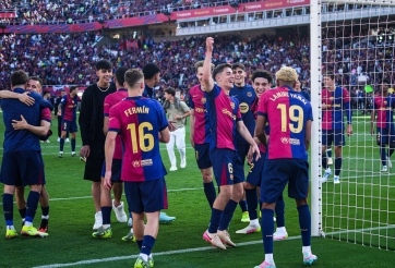 Cầu thủ Barca bật khóc sau chiến thắng nghẹt thở trước Real Madrid