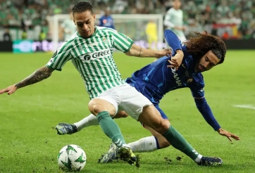 Antony nhận 'mưa gạch đá' sau khi Betis thất bại trước Chelsea