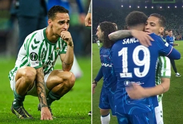 Antony bật khóc nức nở sau trận thua trước Chelsea