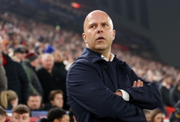 HLV Arne Slot lên tiếng cảnh báo Liverpool