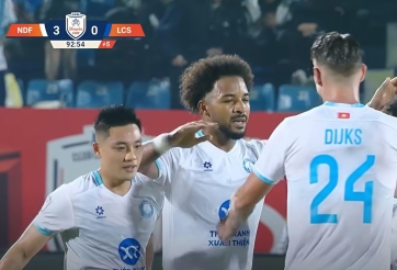 CĐV Malaysia bùng nổ phản ứng khi Xuân Son ghi 8 bàn sau 4 trận