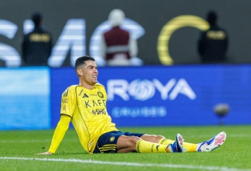 CĐV Ả Rập Saudi hành động bất ngờ khi Ronaldo đình công tại Al Nassr