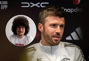 HLV Carrick nói lời thật lòng khi CĐV MU mãi không được cắt tóc