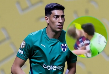 Thủ môn đấm cầu thủ đối phương nhận án phạt lịch sử