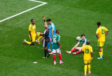 Cầu thủ Nam Phi thiết lập cột mốc buồn chưa từng có tại World Cup