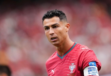 Lập cú đúp, Ronaldo vẫn bị chế giễu bởi cái tên quen thuộc